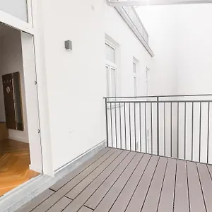 Daire Nadland B61, Viyana