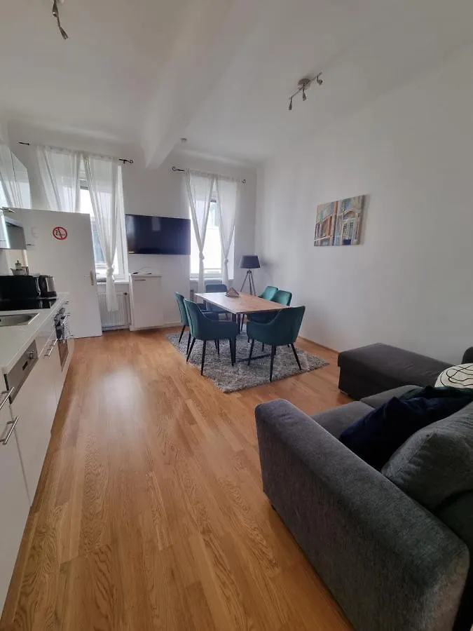 Vienna Experience Apartment 0*,